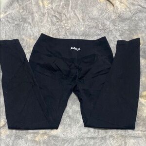 Black High-Waisted Leggings in Stretchy Material